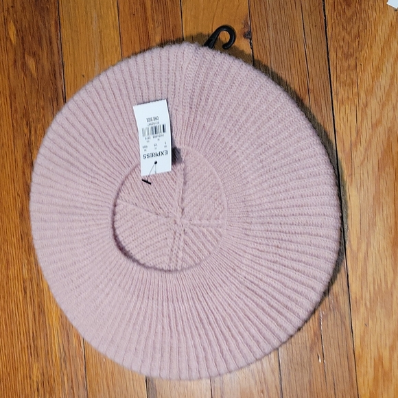 Express Cozy Ribbed Beret - Picture 3 of 6